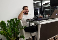 DJ (Vasia) OOPS