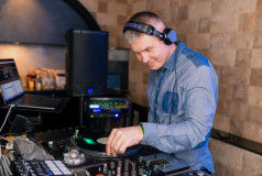 DJ Bond