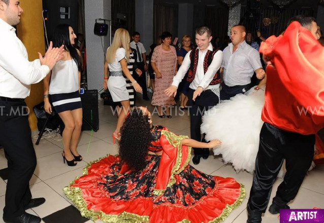 народные танцы на торжества ARTaDance
