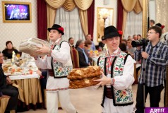 Dansatori la nunta TINERETEA