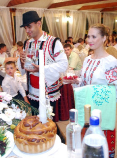 Профессиональные танцоры Struguraş