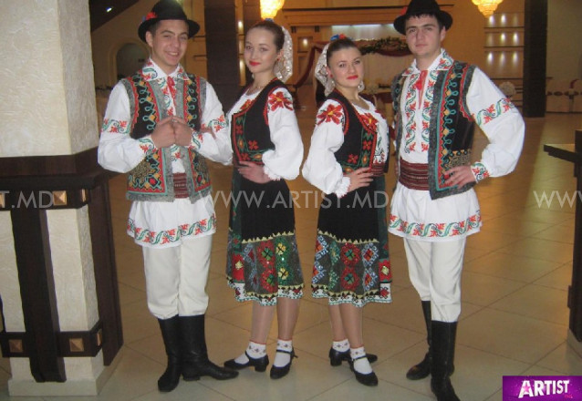 Dansatorii Ansambl. IZVORAS
