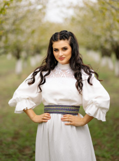 Михаела Табурэ