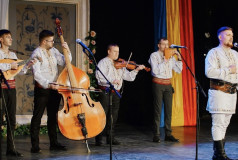 Ansamblu vocal-instrumental de cântece populare