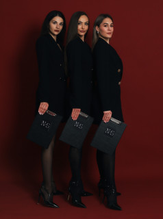 Hostess Noir Signature