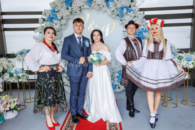 Exclusive Ведущие